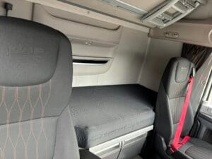 2021-62-daf-xf480-midlift-tractor-unit-20260120_143228581_ios