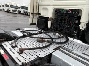 2021-71-plate-daf-xf530-6x2-pto-tractor-unit-20260121_115531622_ios