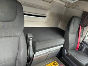 2021-71-plate-daf-xf530-6x2-pto-tractor-unit-20260121_115636960_ios