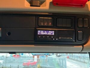 2022-daf-xf530-6x2-midlift-superspace-tractor-unit-20260122_151630723_ios