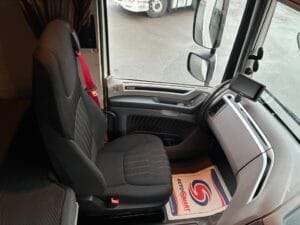 2022-daf-xf530-6x2-midlift-superspace-tractor-unit-20260122_151701653_ios