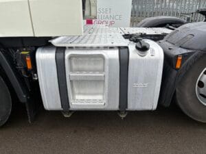 2022-daf-xf530-6x2-midlift-superspace-tractor-unit-20260122_151841241_ios