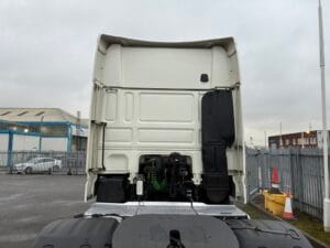 2022-daf-xf530-6x2-midlift-superspace-tractor-unit-20260122_151910424_ios