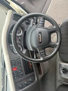 2022-daf-lf180-day-cab-img_2274-rotated