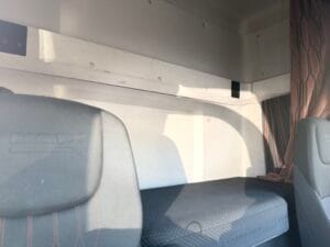 2019-daf-cf260-4x2-space-cab-box-rigid-img_5664