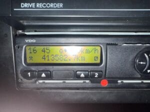 2017-mercedes-antos-1824-tacho