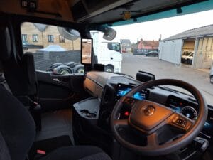 2022-72-mercedes-actros-2553-mid-lift-1000027283