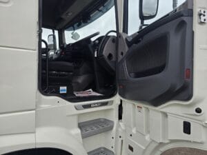 2021-daf-xf480-mid-lift-img-20260206-wa0315