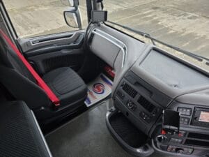 2021-daf-xf480-mid-lift-img-20260206-wa0322