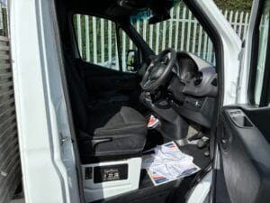 2022-72-mercedes-benz-sprinter-315-dropside-20260313_141631636_ios