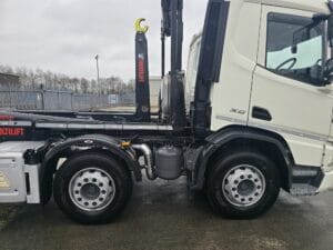 2024-74-daf-xd410-hookloader-img-20260305-wa0045