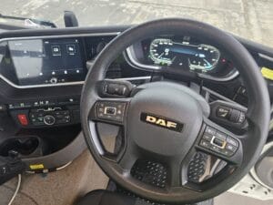 2024-74-daf-xd410-hookloader-img-20260305-wa0049