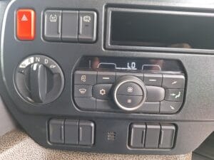 2019-daf-cf260-18t-box-rigid-1000047728