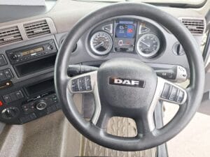2019-daf-cf260-18t-box-rigid-1000047729