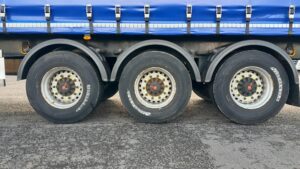 2022-tiger-tri-axle-pillarless-curtain-sided-trailer-1000047981