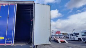 2022-tiger-tri-axle-pillarless-curtain-sided-trailer-1000047985