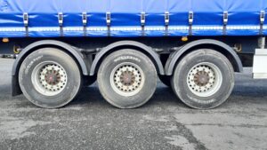 2022-tiger-tri-axle-pillarless-curtain-sided-trailer-1000048011