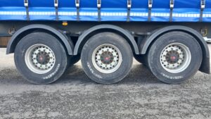 2022-tiger-tri-axle-pillarless-curtain-sided-trailer-1000048012