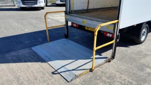 2023-72-ford-transit-350-ecoblue-luton-box-1000049140