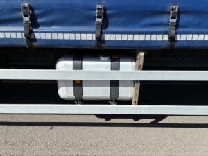 2023-72-mercedes-actros-1824-18t-curtain-sided-rigid-20260421_142825800_ios