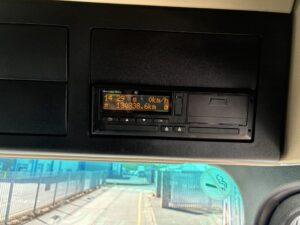 2023-72-mercedes-actros-1824-18t-curtain-sided-rigid-20260421_142911177_ios