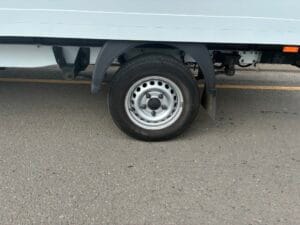 2023-72-ford-transit-350-ecoblue-luton-box-20260507_144819241_ios