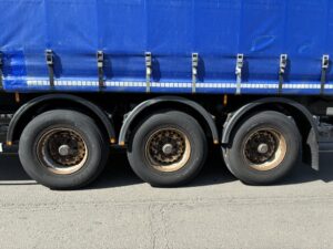 2019-montracon-pillarless-tri-axle-curtain-sider-20260522_151233939_ios