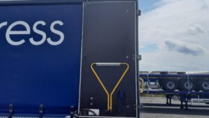 2023-72-mercedes-actros-1824-18t-curtain-side-rigid-1000052238