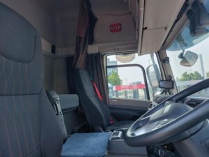 2023-daf-cf340-26t-6x2-flatbed-moffett-kit-rigid-1000007072