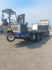 2023-daf-cf340-26t-6x2-flatbed-moffett-kit-rigid-1000007087-rotated
