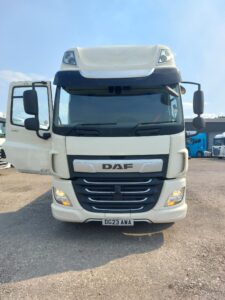 2023-daf-cf340-26t-6x2-flatbed-moffett-kit-rigid-1000007104-rotated
