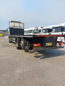 2023-daf-cf340-26t-6x2-flatbed-moffett-kit-rigid-1000007110-rotated
