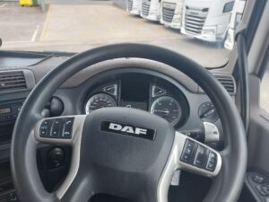 2023-daf-cf340-26t-6x2-flatbed-moffett-kit-rigid-1000007535