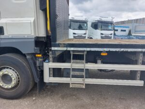 2023-daf-cf340-26t-6x2-flatbed-moffett-kit-rigid-1000007552