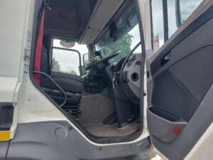 2023-daf-cf340-26t-box-rigid-1000008367