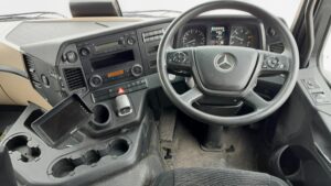 2023-72-mercedes-actros-1824-18t-curtain-side-rigid-1000052412