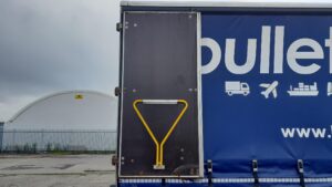 2023-72-mercedes-actros-1824-18t-curtain-side-rigid-1000052433