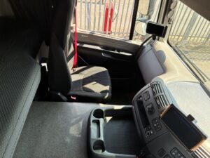 2023-daf-cf340-26t-box-rigid-20260709_150928201_ios