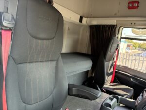 2023-daf-cf340-26t-box-rigid-20260709_150938711_ios