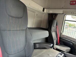 2022-72-daf-cf340-26t-box-rigid-20260727_133651850_ios