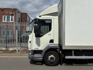 2022-daf-lf180-7-5t-box-tail-lift-20260728_123554150_ios