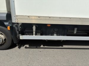 2022-daf-lf180-7-5t-box-tail-lift-20260728_123603196_ios