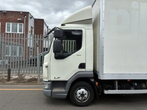 2022-daf-lf180-7-5t-box-tail-lift-rigid-20260728_125459839_ios