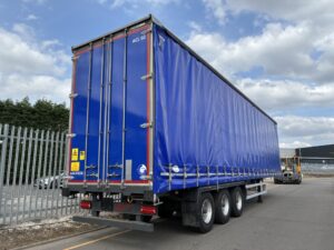 2023-lawrence-david-tri-axle-pillarless-hydra-roll-curtain-sider-20260729_150720429_ios