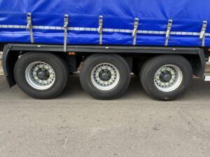 2023-lawrence-david-tri-axle-pillarless-hydra-roll-curtain-sider-20260729_150827961_ios