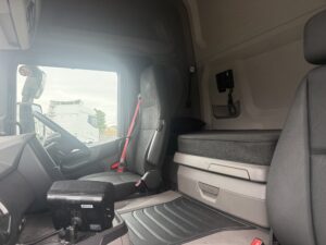 2023-72-scania-p-series-18t-box-rigid-img_0829