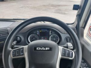 2023-daf-cf340-26t-box-rigid-1000008385