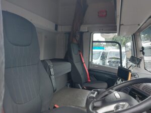 2023-daf-cf340-26t-box-rigid-1000008388