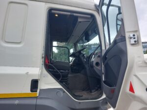 2023-daf-cf340-26t-box-rigid-1000008389