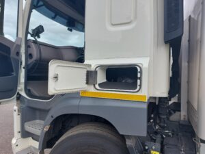 2023-daf-cf340-26t-box-rigid-1000008392